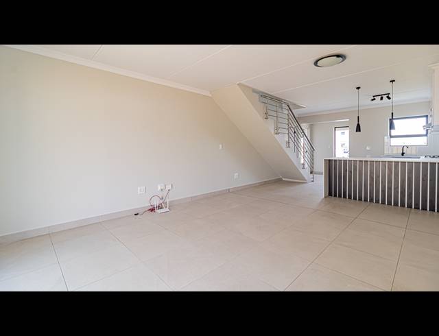 3 BEDROOM SECTIONAL TITLE FOR SALE IN THATCHFIELD RIDGE